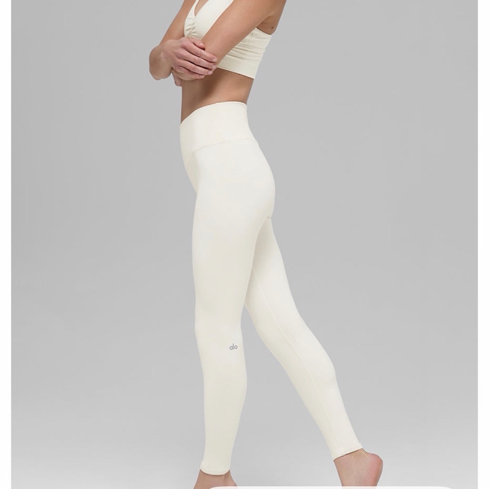 ALO Yoga Cream Leggings